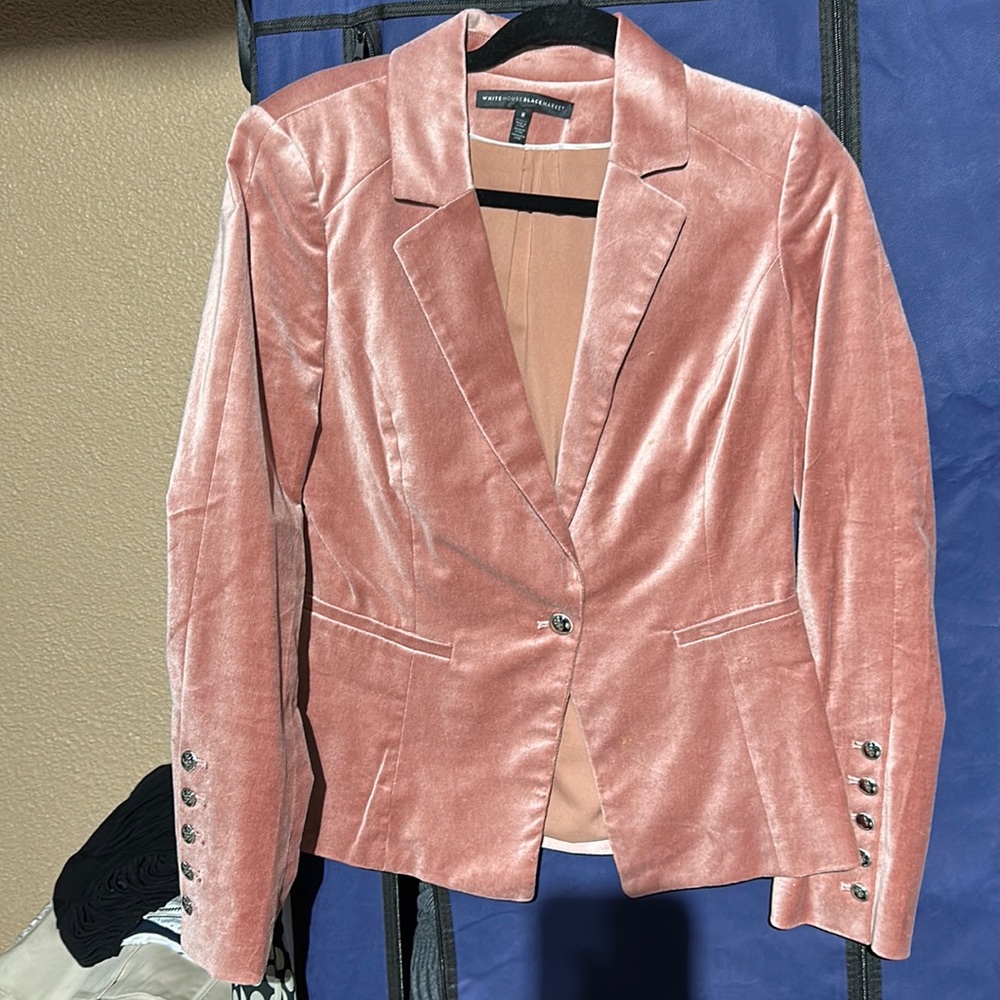 White House, Black market, dark peach colored